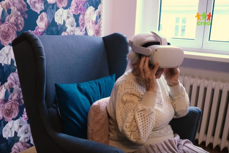 Zdjęcie Senior w świecie VR
